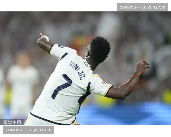 西班牙国家德比半场：贝林厄姆与加维频繁穿插肋部，皇马1-0暂时领先巴萨